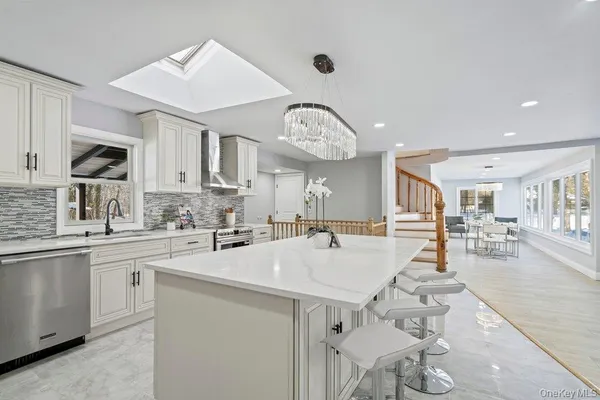 $1,899,000 | 497 Woodbury Road, Cold Spring Harbor, NY 11724