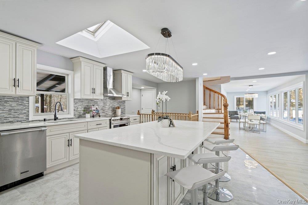 497 Woodbury Road Cold Spring Harbor, NY 11724 - Photo 15 of 47