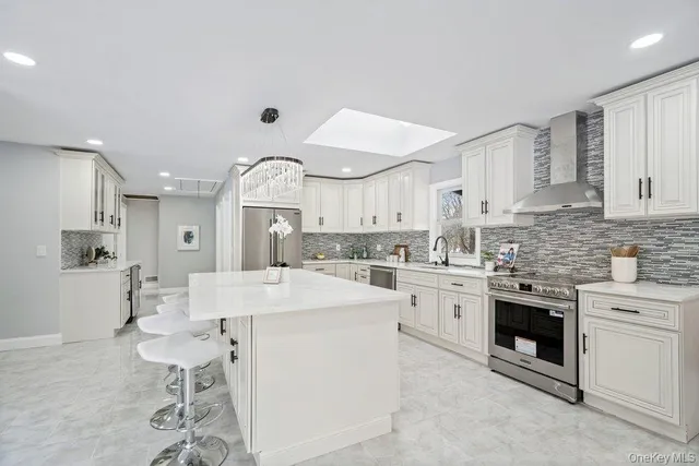 $1,899,000 | 497 Woodbury Road, Cold Spring Harbor, NY 11724