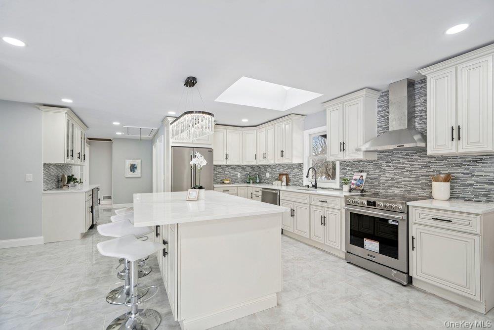 497 Woodbury Road Cold Spring Harbor, NY 11724 - Photo 18 of 47