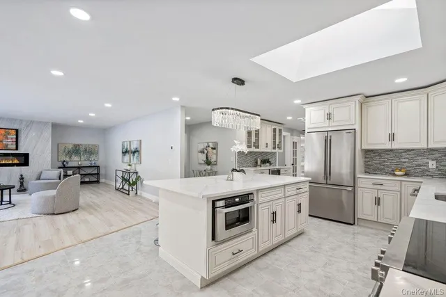 $1,899,000 | 497 Woodbury Road, Cold Spring Harbor, NY 11724