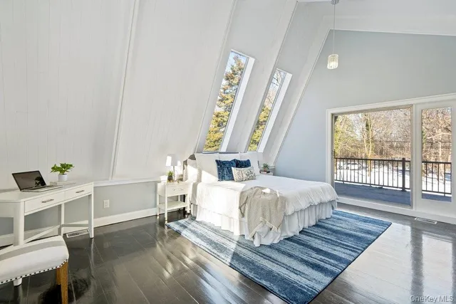 $1,899,000 | 497 Woodbury Road, Cold Spring Harbor, NY 11724