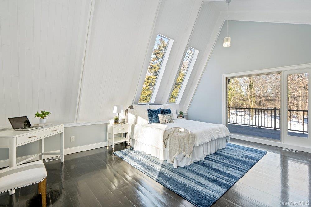 497 Woodbury Road Cold Spring Harbor, NY 11724 - Photo 24 of 47 Primary Bedroom Second Floor