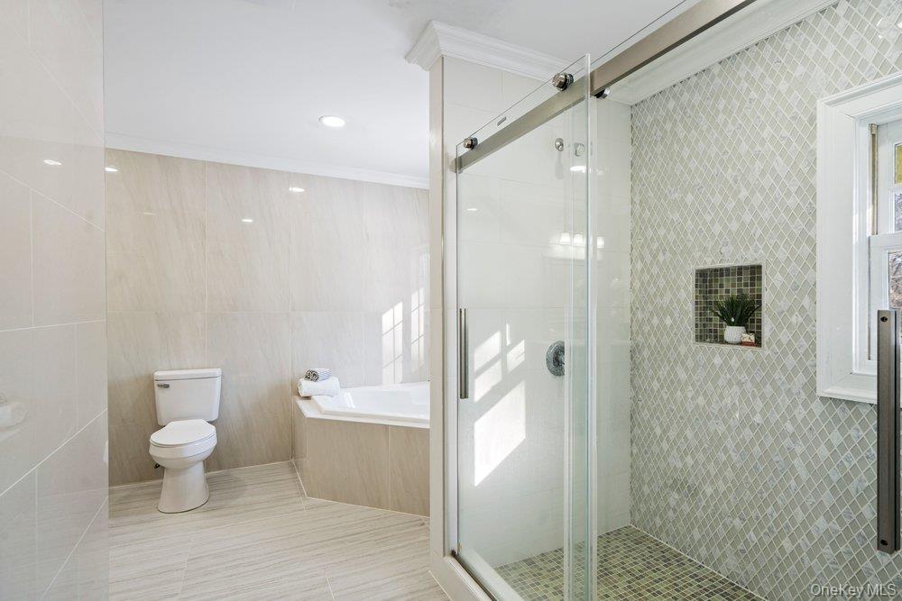 497 Woodbury Road Cold Spring Harbor, NY 11724 - Photo 27 of 47