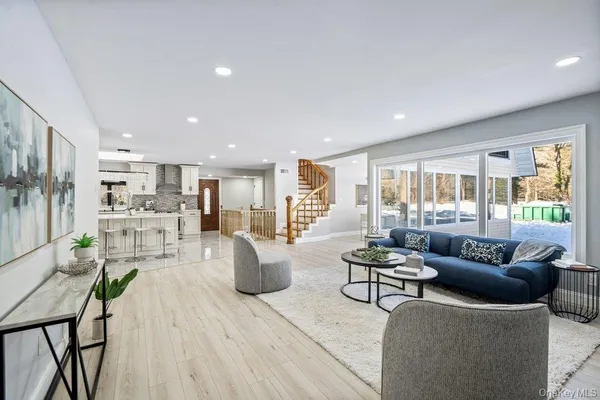 $1,899,000 | 497 Woodbury Road, Cold Spring Harbor, NY 11724