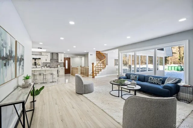 $1,899,000 | 497 Woodbury Road, Cold Spring Harbor, NY 11724