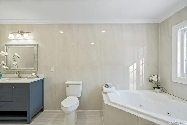 $1,899,000 | 497 Woodbury Road, Cold Spring Harbor, NY 11724