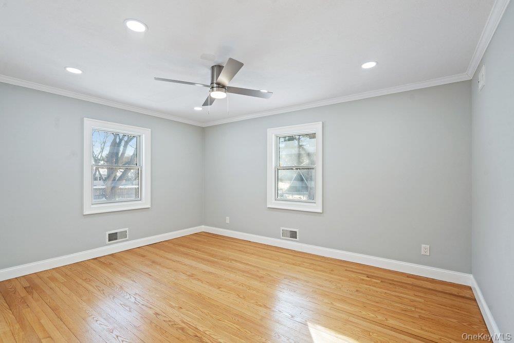 497 Woodbury Road Cold Spring Harbor, NY 11724 - Photo 33 of 47