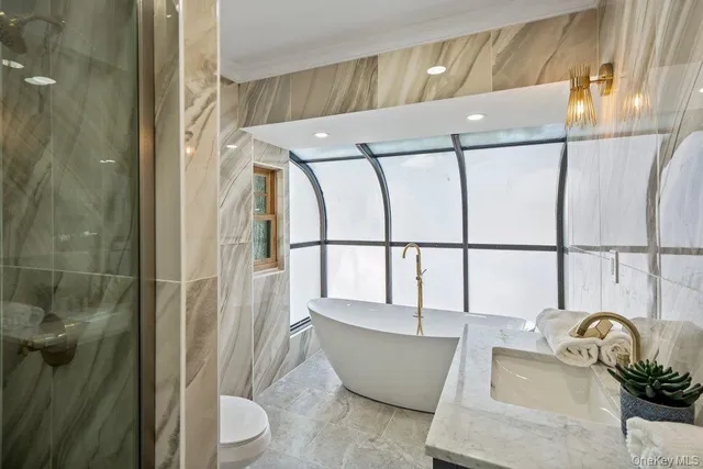 $1,899,000 | 497 Woodbury Road, Cold Spring Harbor, NY 11724