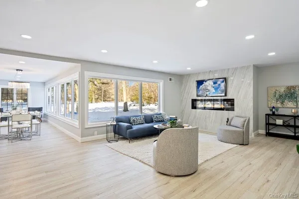 $1,899,000 | 497 Woodbury Road, Cold Spring Harbor, NY 11724