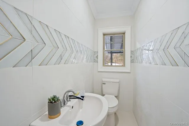 $1,899,000 | 497 Woodbury Road, Cold Spring Harbor, NY 11724