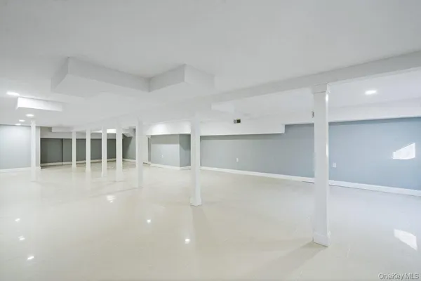 $1,899,000 | 497 Woodbury Road, Cold Spring Harbor, NY 11724