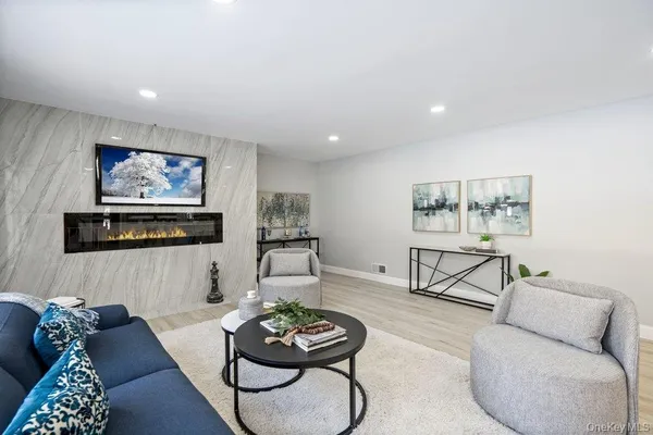 $1,899,000 | 497 Woodbury Road, Cold Spring Harbor, NY 11724