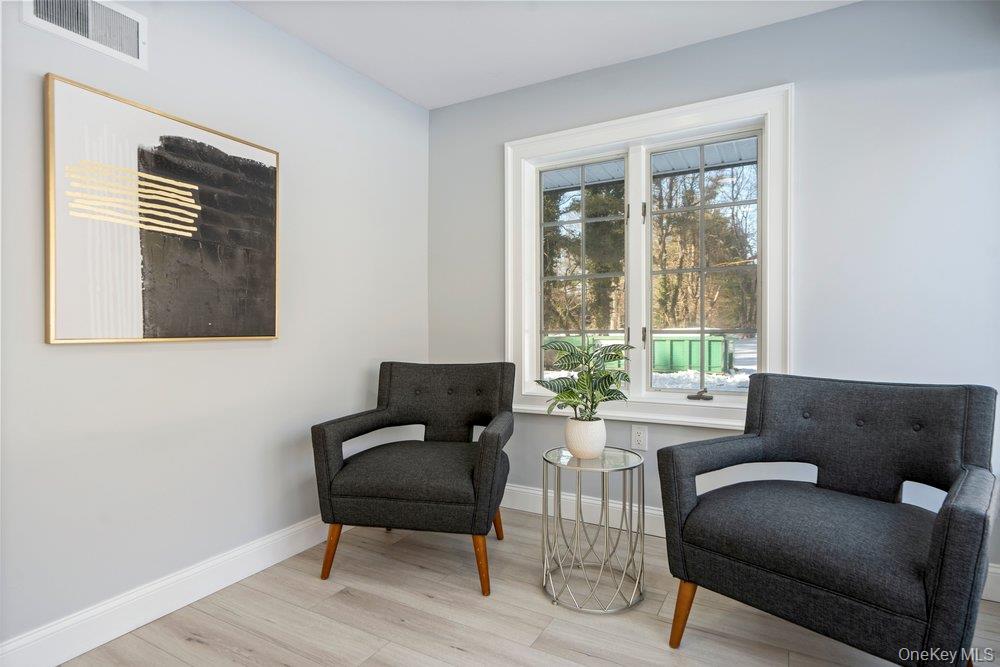 497 Woodbury Road Cold Spring Harbor, NY 11724 - Photo 10 of 47