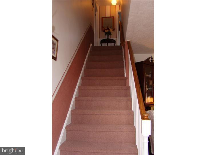 629 Topsfield Road Hatboro, PA 19040 - Photo 11 of 25 Hallway