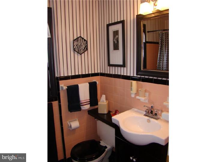 629 Topsfield Road Hatboro, PA 19040 - Photo 14 of 25 Bathroom