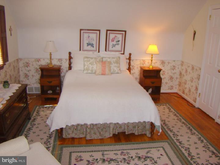 629 Topsfield Road Hatboro, PA 19040 - Photo 15 of 25 Bedroom - Main