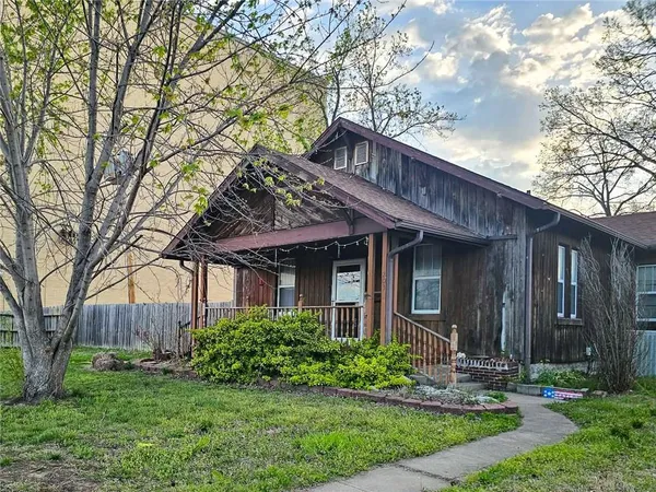 $120,000 | 203 South Sycamore Street, Iola, KS 66749