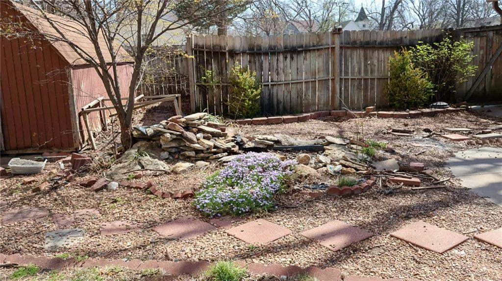 203 South Sycamore Street Iola, KS 66749 - Photo 13 of 19