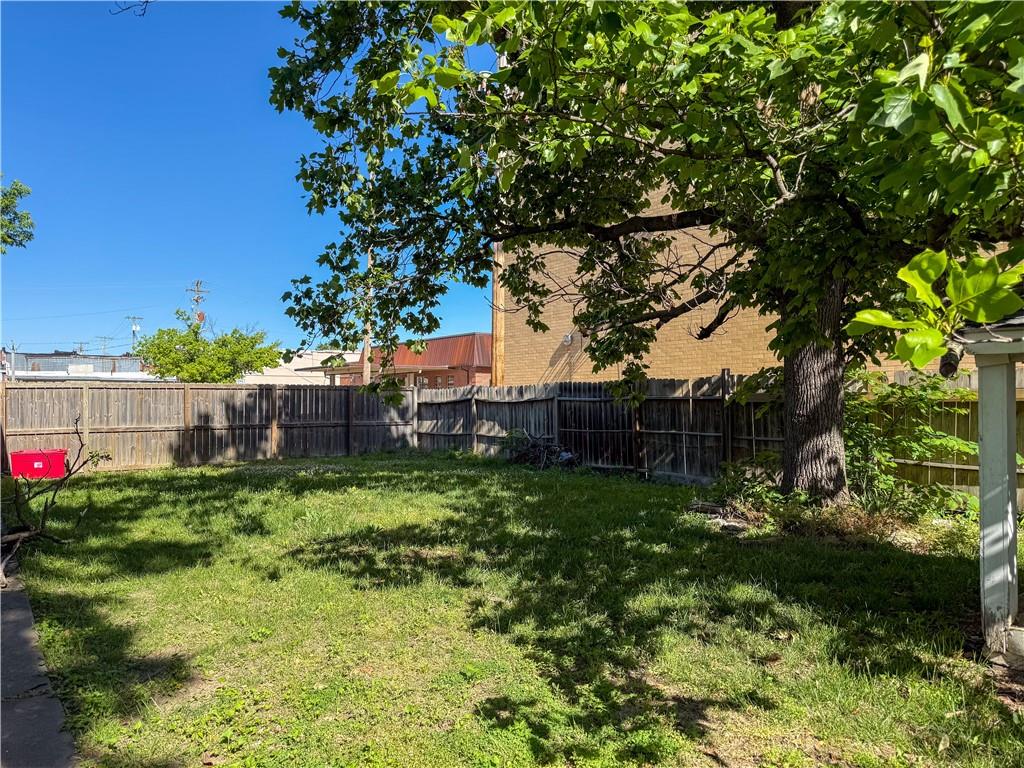 203 South Sycamore Street Iola, KS 66749 - Photo 15 of 19