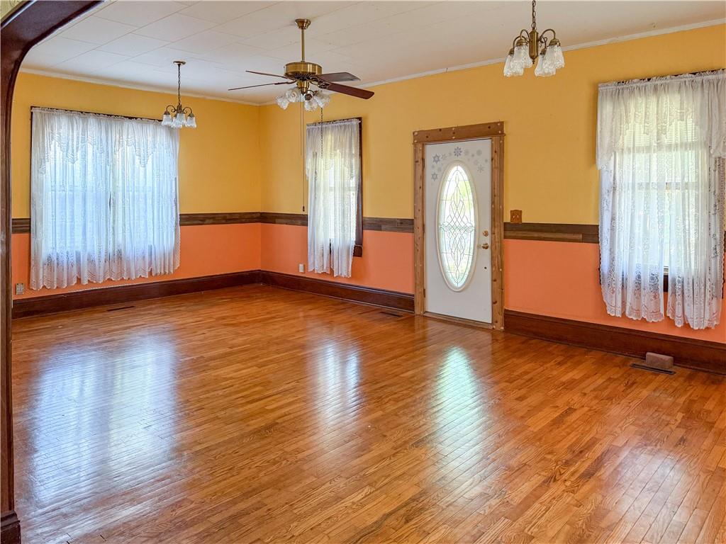 203 South Sycamore Street Iola, KS 66749 - Photo 4 of 19
