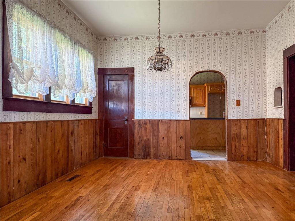 203 South Sycamore Street Iola, KS 66749 - Photo 8 of 19