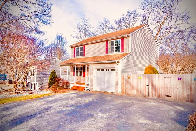 $500,000 | 99 Hilltop Drive, Johnston, RI 02919