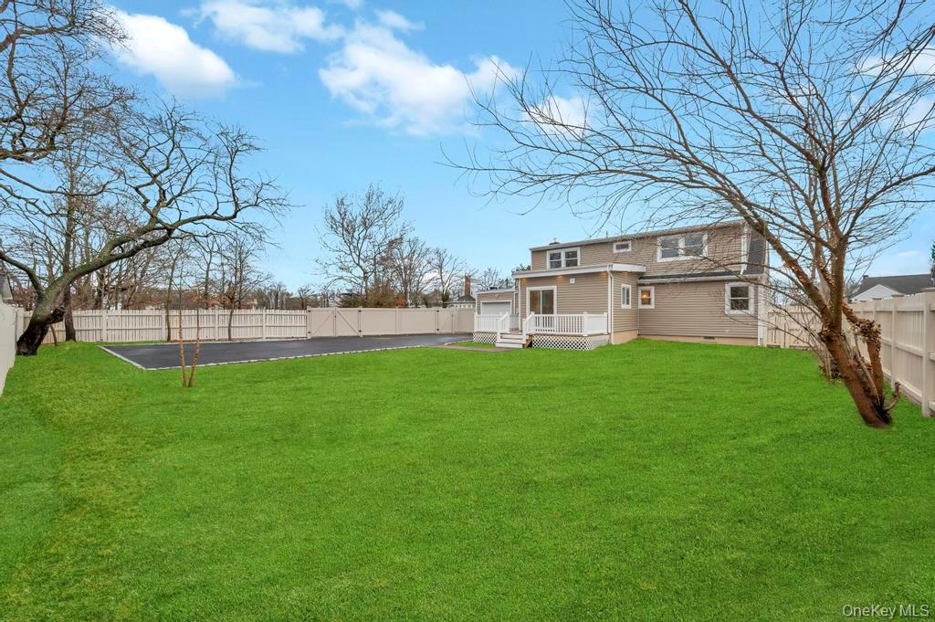 92 Sunset Road Bay Shore, NY 11706 - Photo 11 of 42