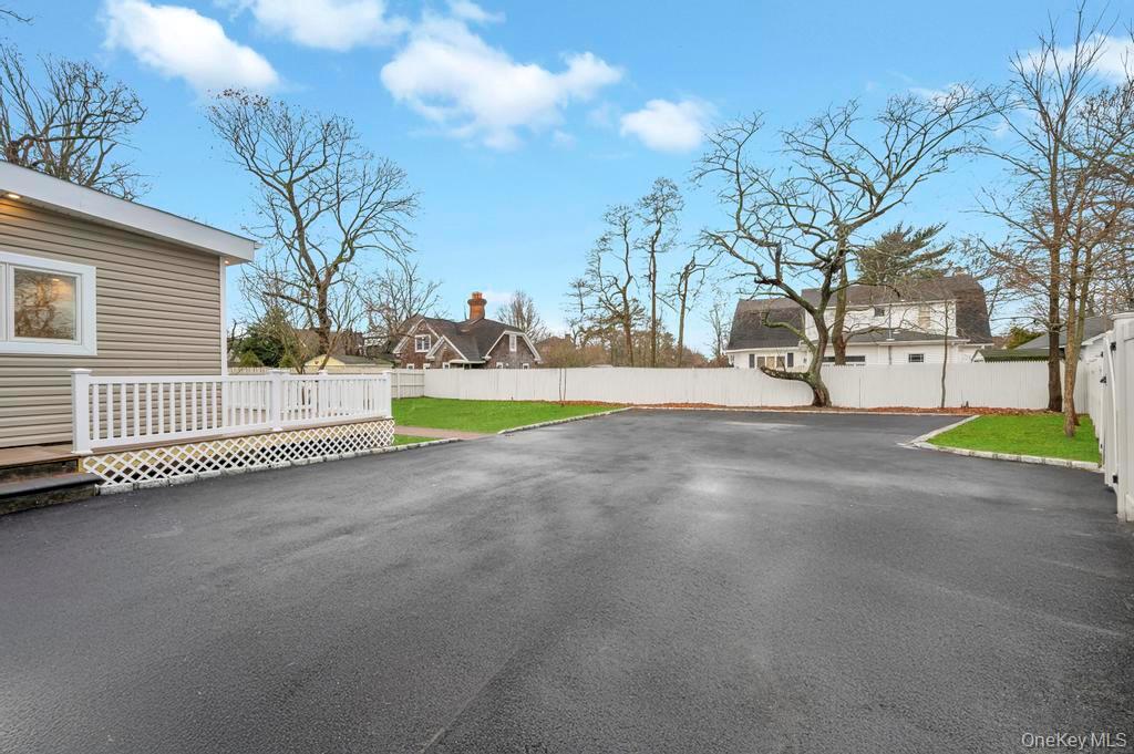 92 Sunset Road Bay Shore, NY 11706 - Photo 12 of 42