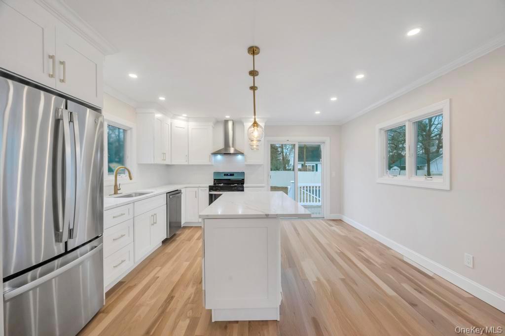 92 Sunset Road Bay Shore, NY 11706 - Photo 20 of 42