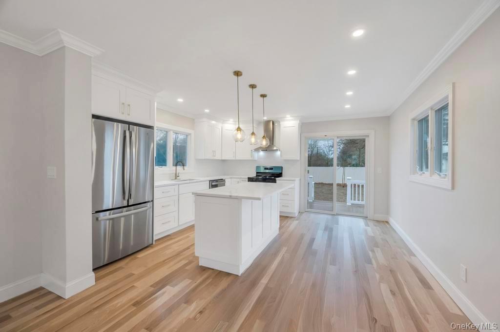 92 Sunset Road Bay Shore, NY 11706 - Photo 21 of 42