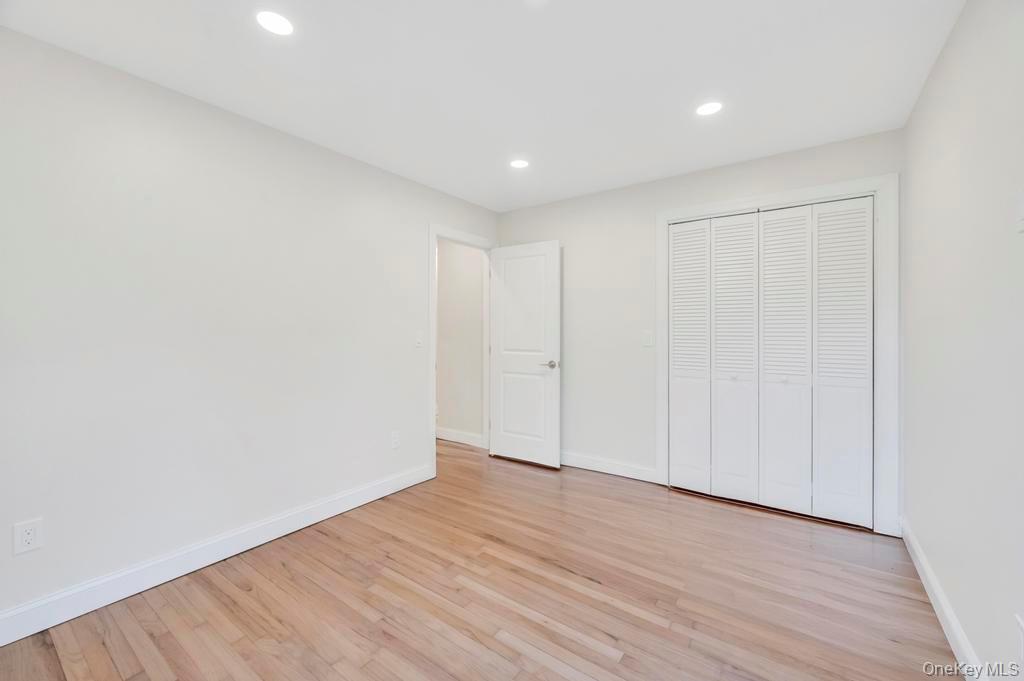 92 Sunset Road Bay Shore, NY 11706 - Photo 26 of 42