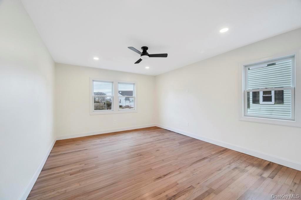 92 Sunset Road Bay Shore, NY 11706 - Photo 27 of 42