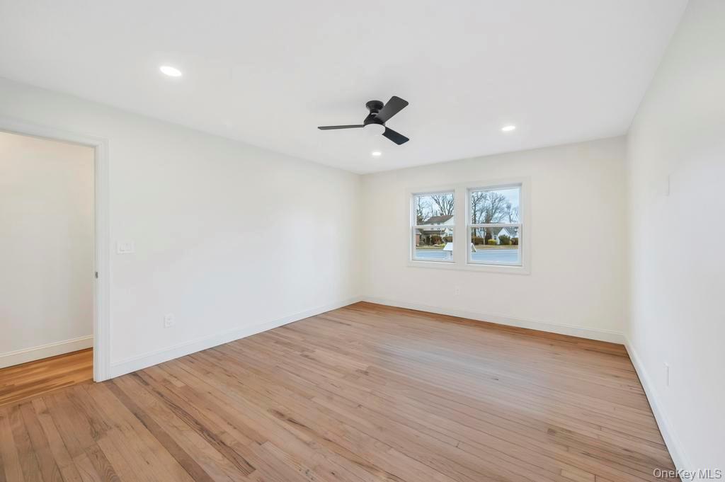 92 Sunset Road Bay Shore, NY 11706 - Photo 28 of 42