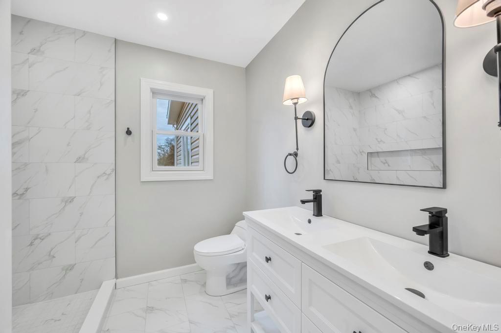 92 Sunset Road Bay Shore, NY 11706 - Photo 29 of 42