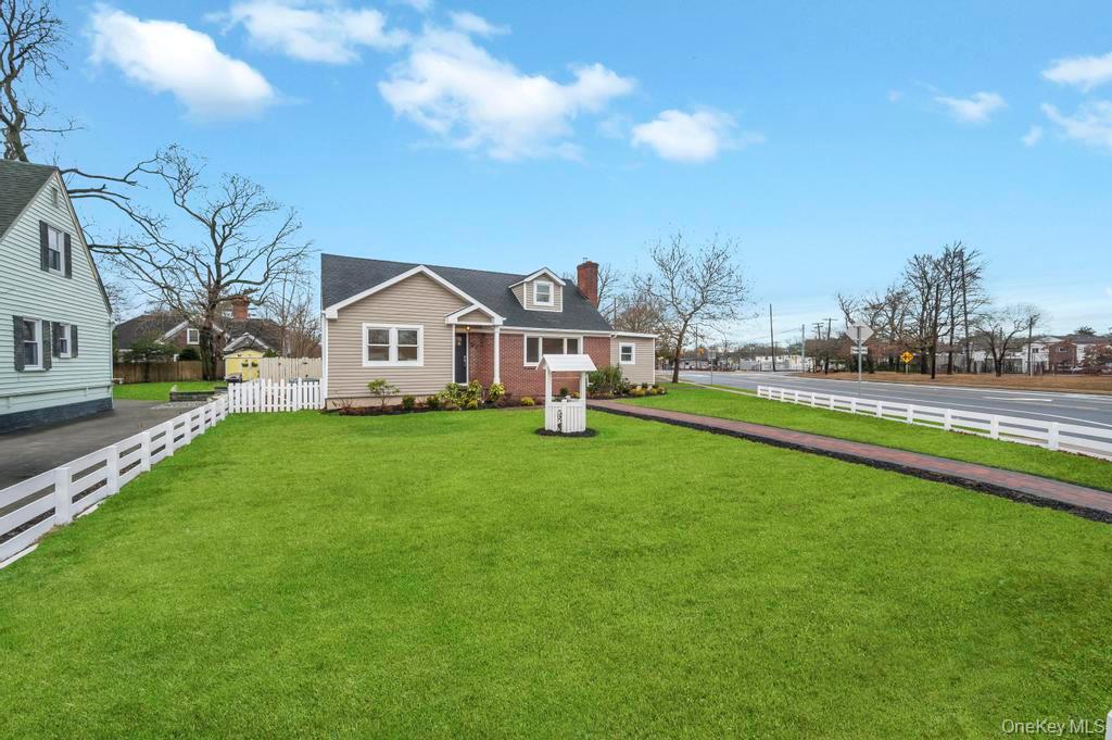 92 Sunset Road Bay Shore, NY 11706 - Photo 3 of 42