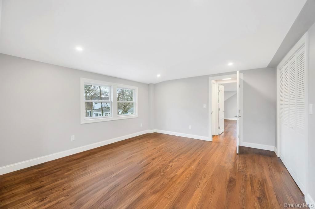 92 Sunset Road Bay Shore, NY 11706 - Photo 34 of 42