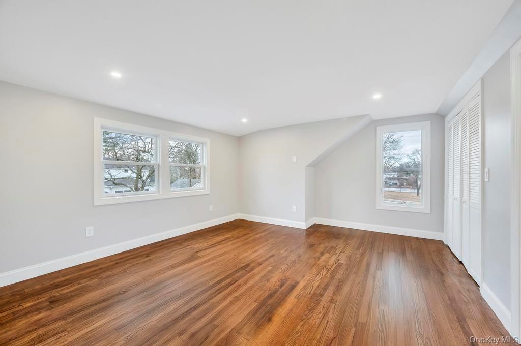 92 Sunset Road Bay Shore, NY 11706 - Photo 36 of 42