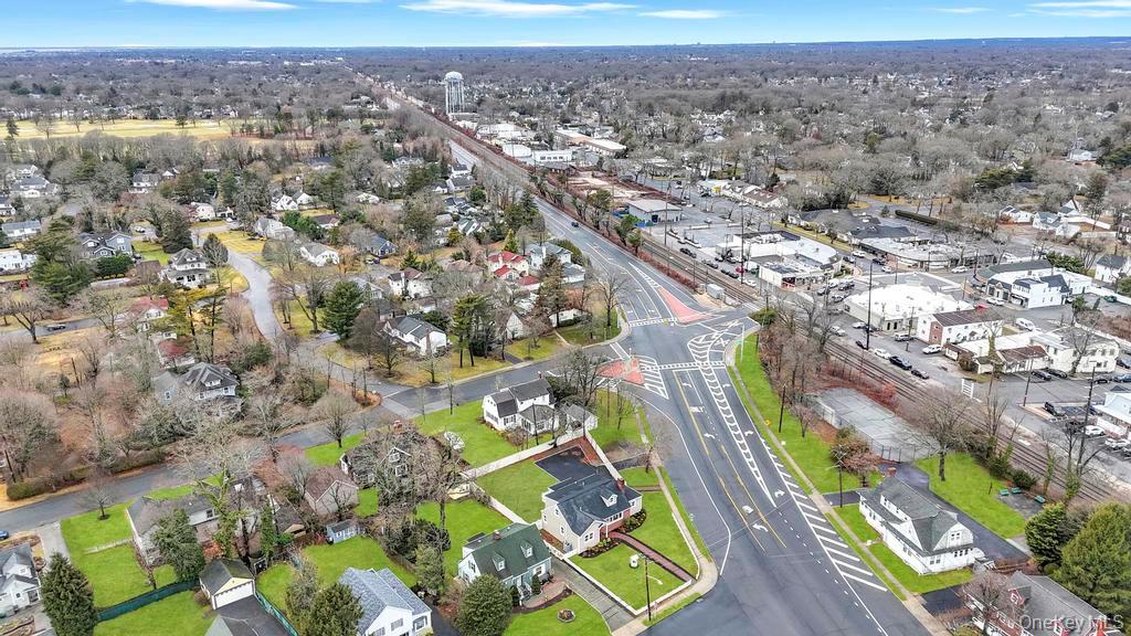 92 Sunset Road Bay Shore, NY 11706 - Photo 8 of 42