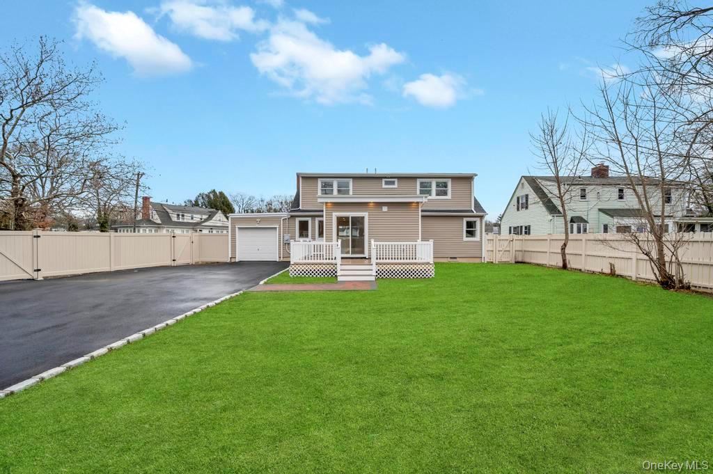 92 Sunset Road Bay Shore, NY 11706 - Photo 10 of 42