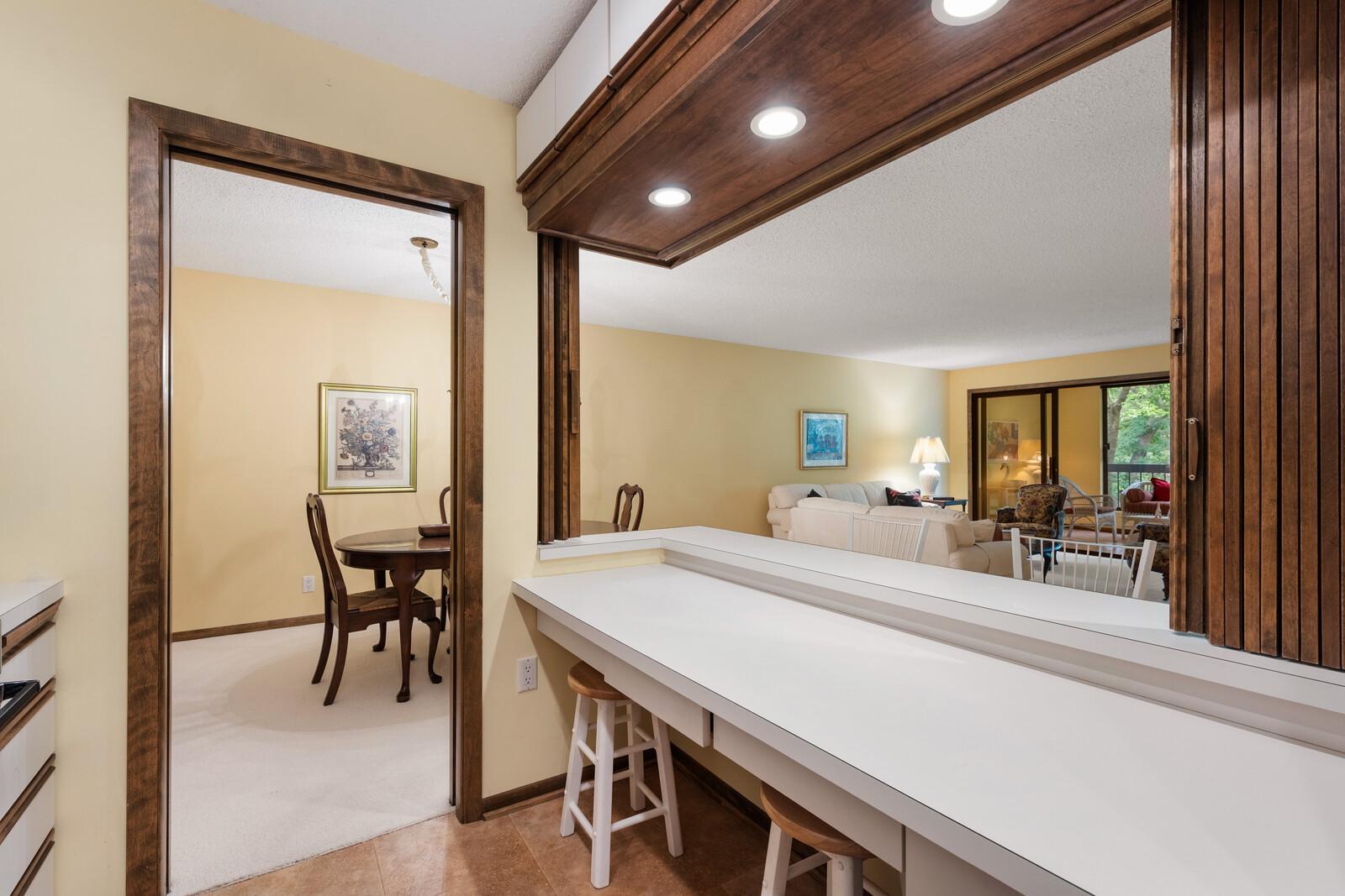 7250 Lewis Ridge Parkway, Unit 215 Edina, MN 55439 - Photo 3 of 35 Gallery Image 3