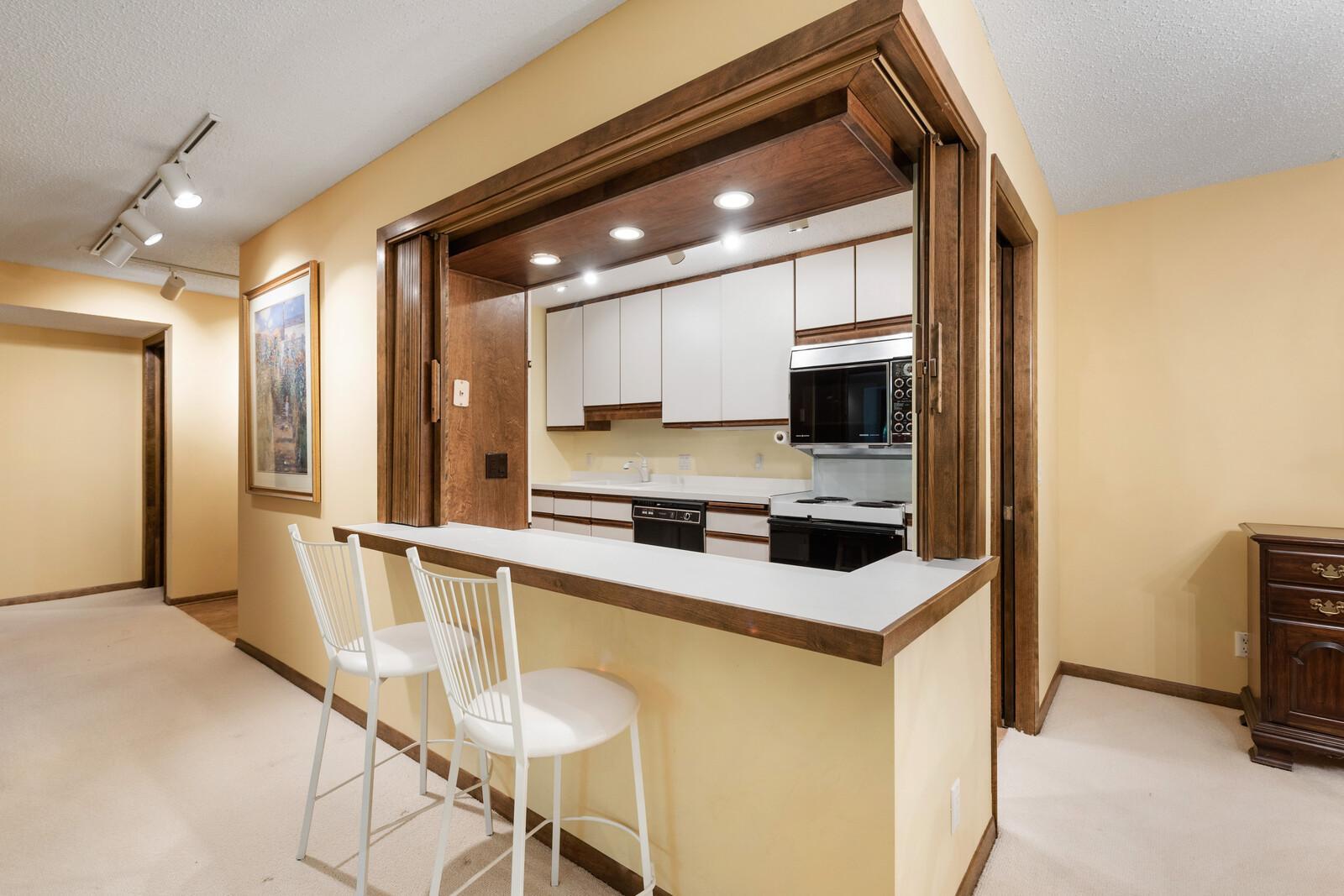 7250 Lewis Ridge Parkway, Unit 215 Edina, MN 55439 - Photo 6 of 35 Gallery Image 6