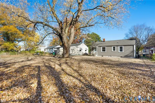 a view of house with outdoor space