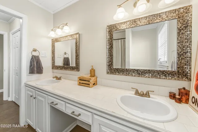 $2,000 | 1122 Dugas Road, Lafayette, LA 70507