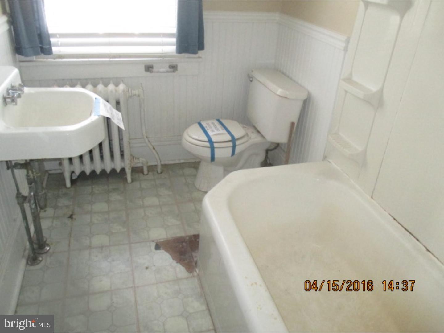 215 Hayes Street Carneys Point, NJ 08069 - Photo 8 of 14 Gallery Image 8