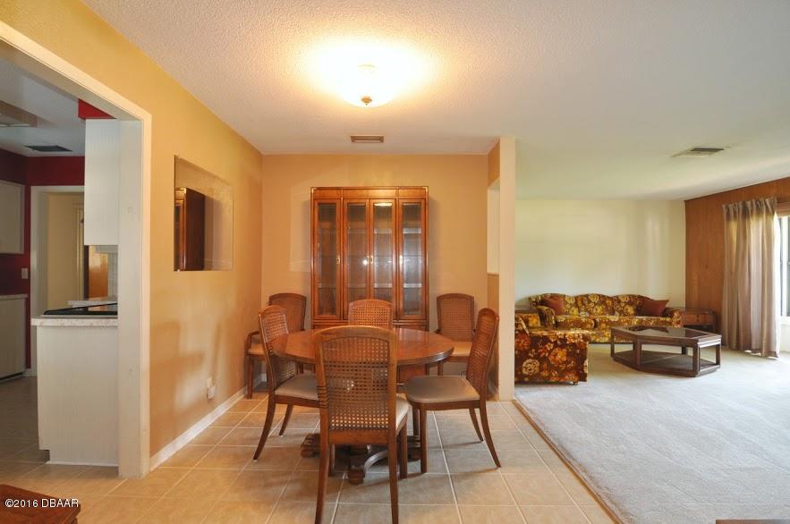 922 Valencia Road South Daytona, FL 32119 - Photo 17 of 31 dining liv