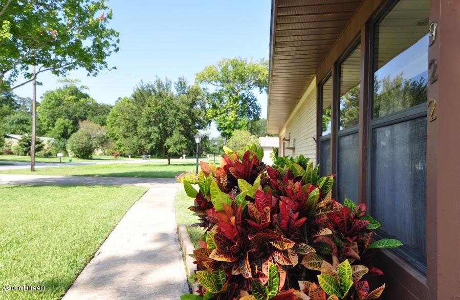 922 Valencia Road South Daytona, FL 32119 - Photo 2 of 31 entrance otside