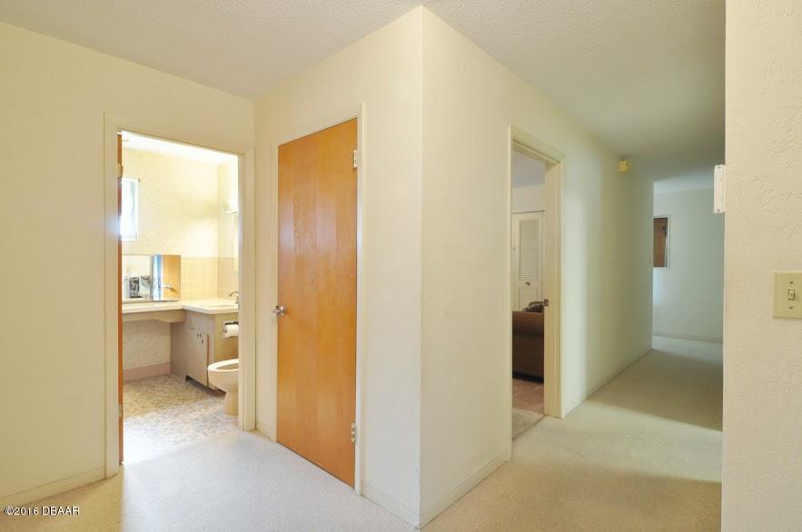 922 Valencia Road South Daytona, FL 32119 - Photo 23 of 31 hall