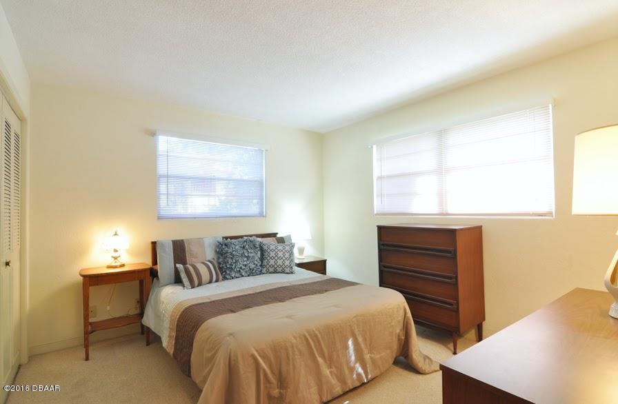 922 Valencia Road South Daytona, FL 32119 - Photo 26 of 31 bed 2