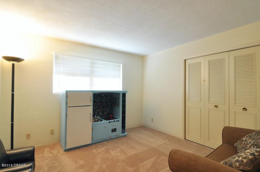 922 Valencia Road South Daytona, FL 32119 - Photo 28 of 31 bed 3